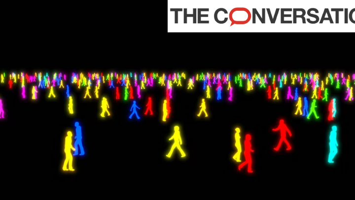 Image représentant des silhouettes humaines de plusieurs couleurs se déplaçant