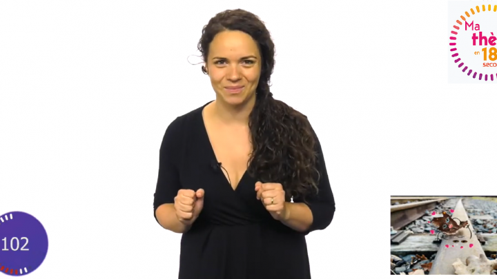 Ophélie Bringel en pleine présentation Ma Thèse en 180 secondes